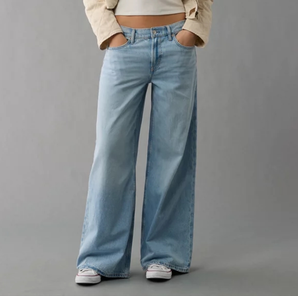 American Eagle Size 0 Short, Light Blue Wide-Leg Women Jeans, NWT